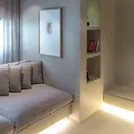 Omm Hotel 3*
