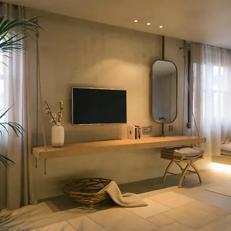Omm Hotel