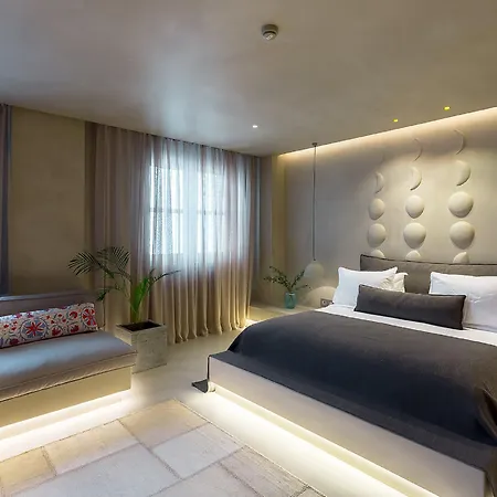 Hotel Omm 3*