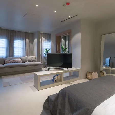 Hotel Omm 3*